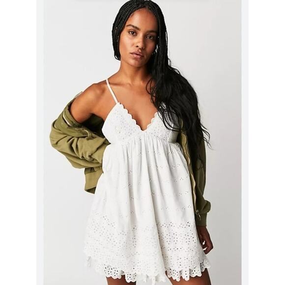 Free People Lillia White Eyelet Lace Sleeveless Babydoll Mini Dress Size M - Picture 1 of 12